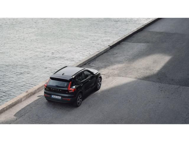 Volvo Xc40 B3 G Plus Dark Auto 120 kW (163 CV)